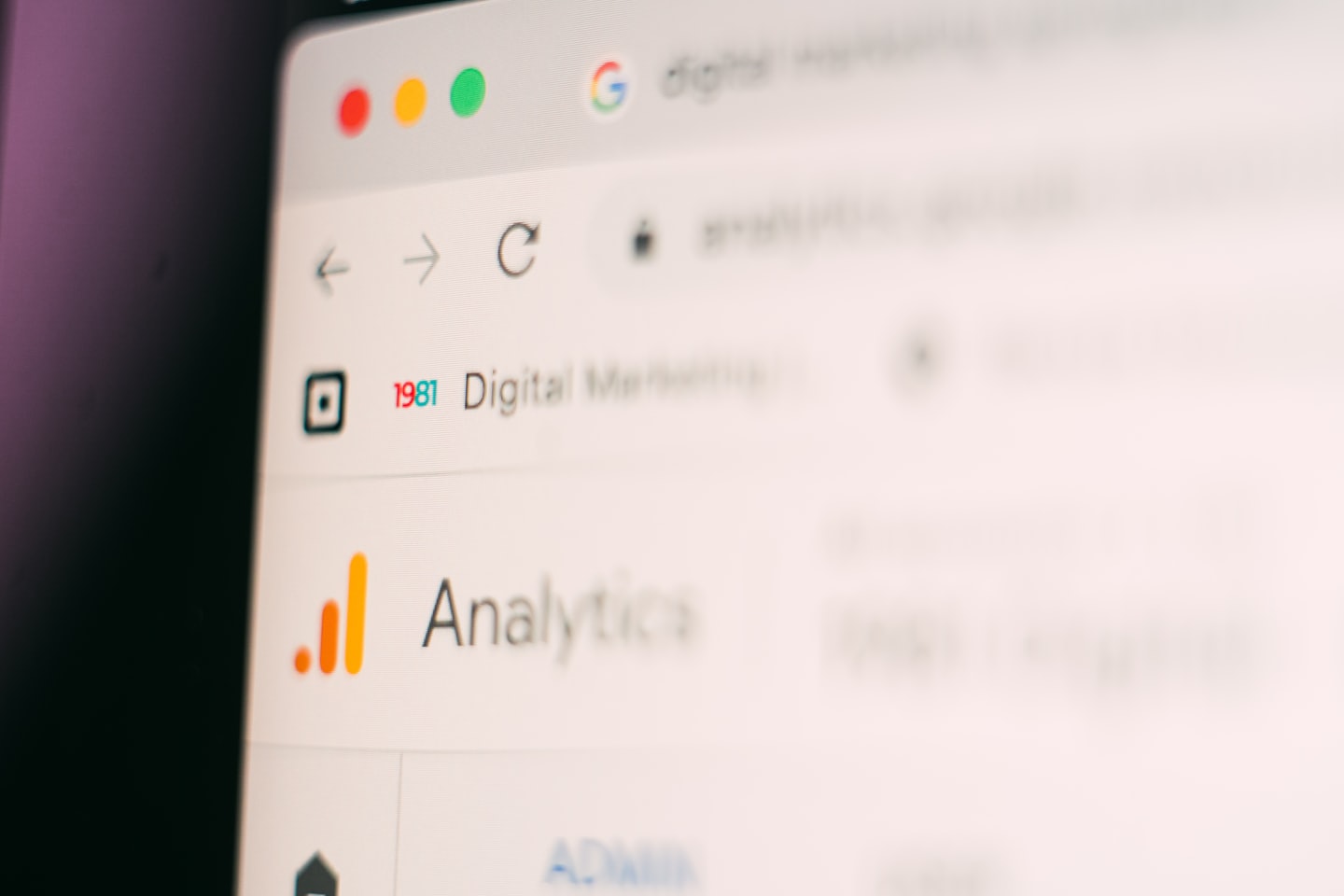 Ekran komputera z panelem Google Analytics dla 1981 Digital Marketing.